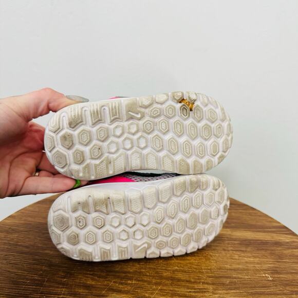 Nike Flex Experience Pink And Gray Adjustable Strap Sneaker Girls Size 6 - Picture 7 of 9